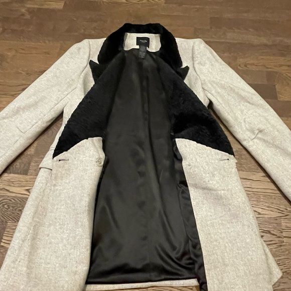 Smythe Grey Wool Coat with Faux Fur Collar Size 12 - Picture 8 of 9